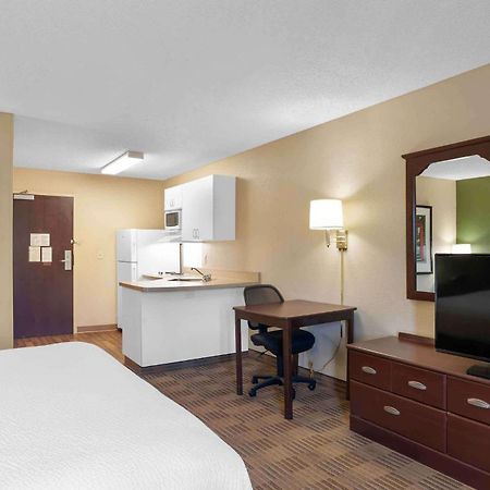 Extended Stay America Select Suites - Greensboro - Wendover Ave - Big Tree Way Exteriör bild