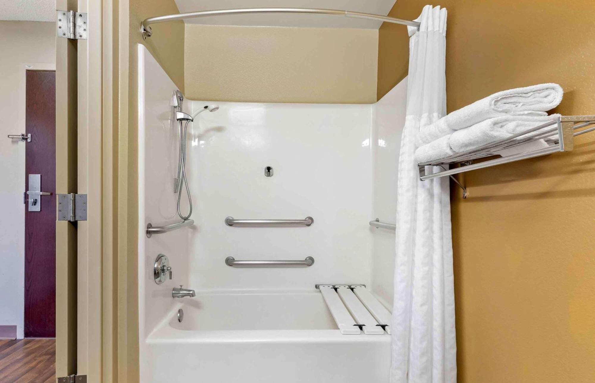 Extended Stay America Select Suites - Greensboro - Wendover Ave - Big Tree Way Exteriör bild