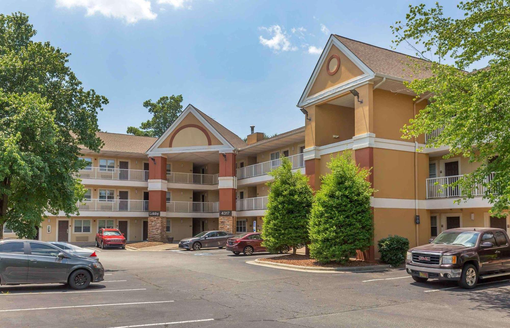 Extended Stay America Select Suites - Greensboro - Wendover Ave - Big Tree Way Exteriör bild