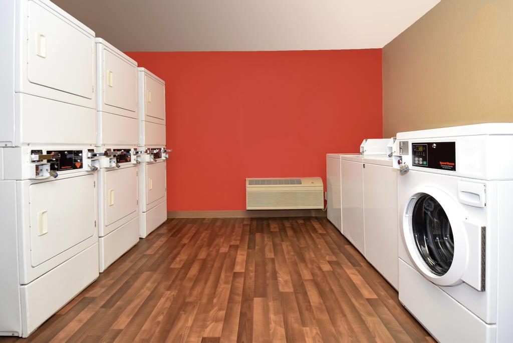 Extended Stay America Select Suites - Greensboro - Wendover Ave - Big Tree Way Exteriör bild