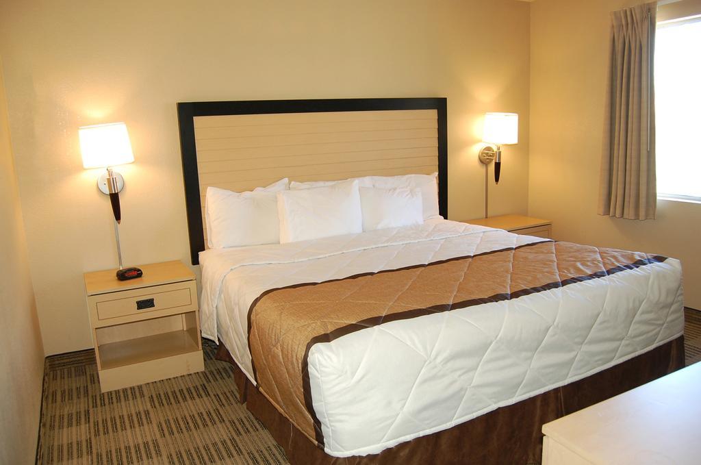 Extended Stay America Select Suites - Greensboro - Wendover Ave - Big Tree Way Exteriör bild