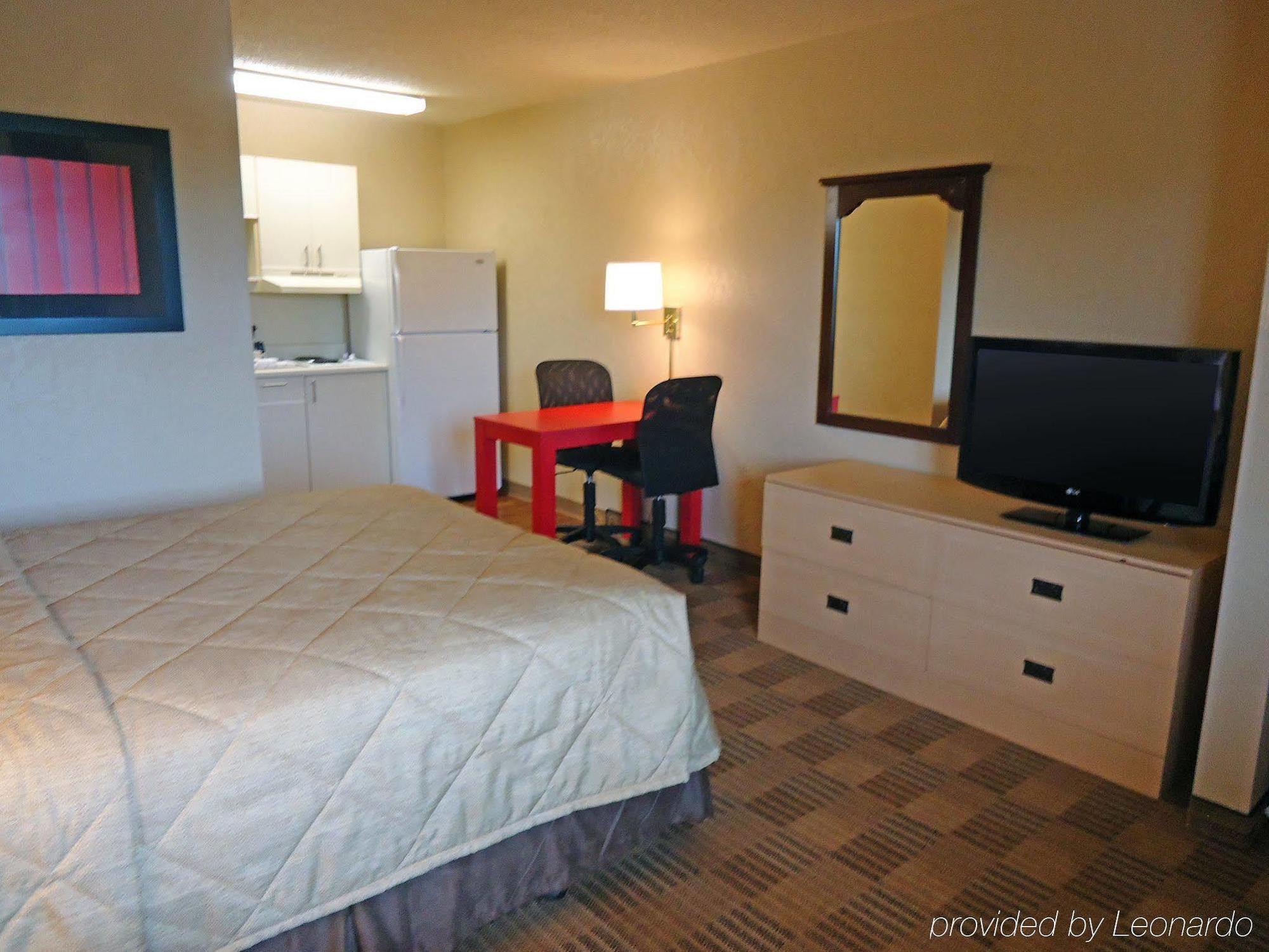Extended Stay America Select Suites - Greensboro - Wendover Ave - Big Tree Way Exteriör bild
