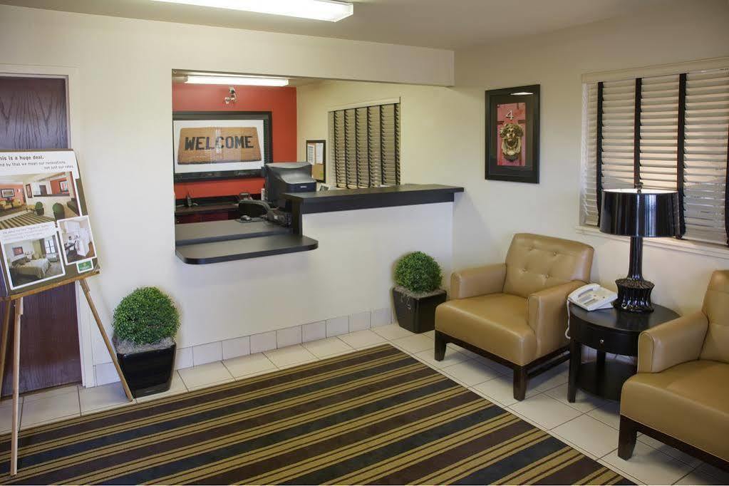Extended Stay America Select Suites - Greensboro - Wendover Ave - Big Tree Way Exteriör bild