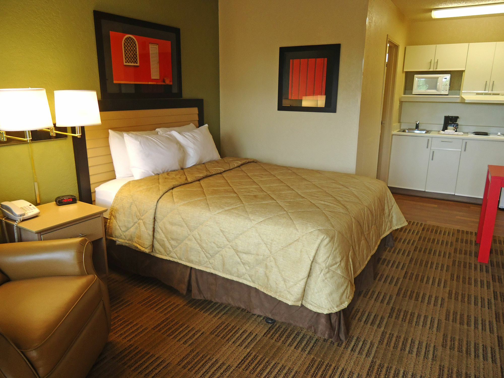 Extended Stay America Select Suites - Greensboro - Wendover Ave - Big Tree Way Exteriör bild