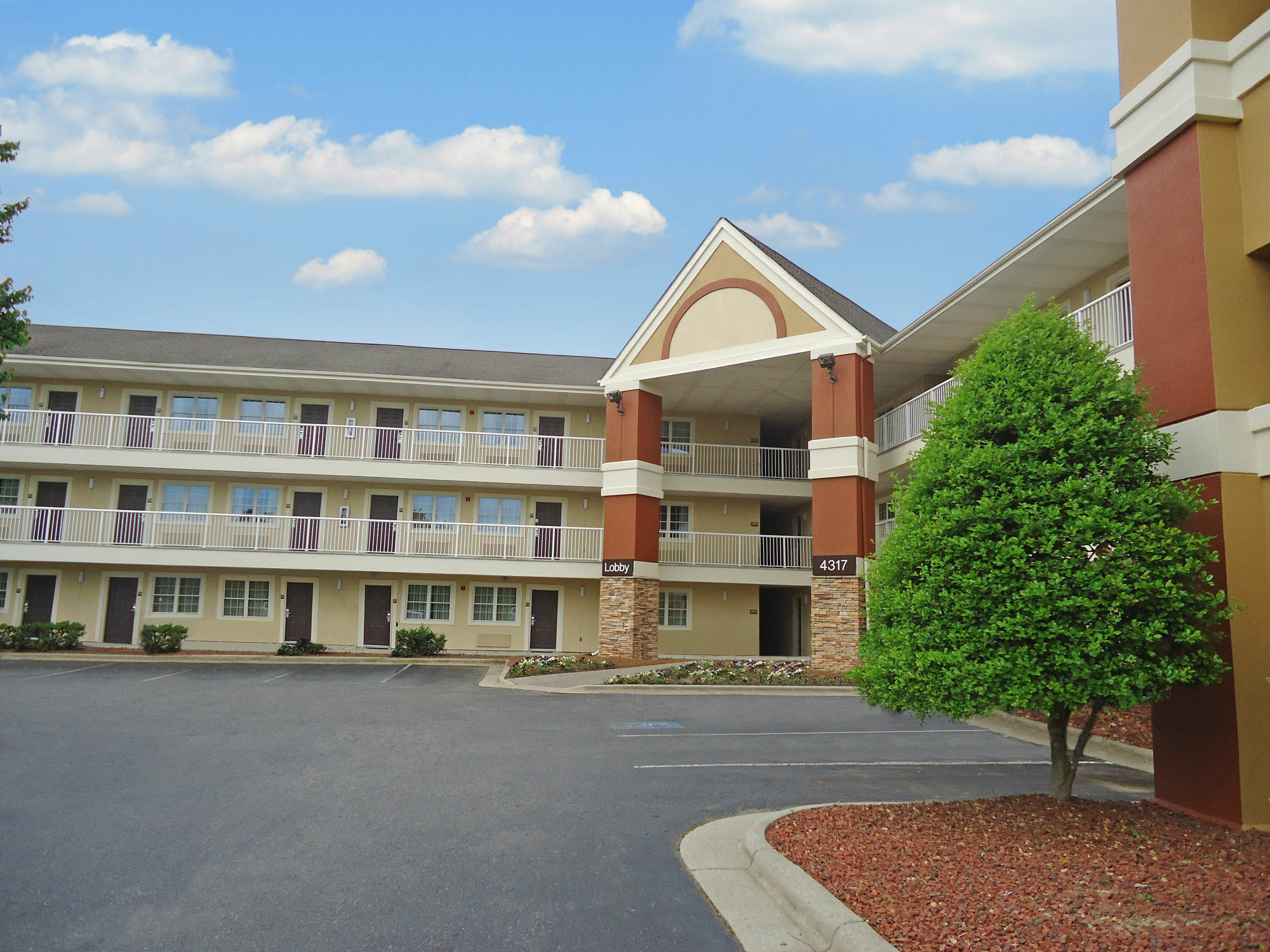 Extended Stay America Select Suites - Greensboro - Wendover Ave - Big Tree Way Exteriör bild